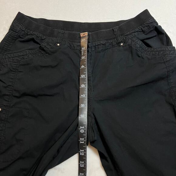 Chico's Mid Rise Embellished Cargo Crop Pants Size Small/6 (Chico's Size 0.5) - Picture 10 of 12